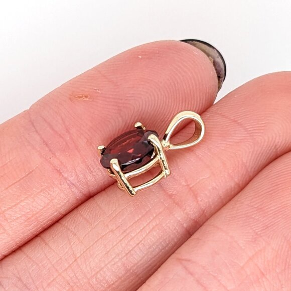Madagascar Garnet Pendant in Solid 14K Gold | 8mm Round Shape - Picture 4 of 9